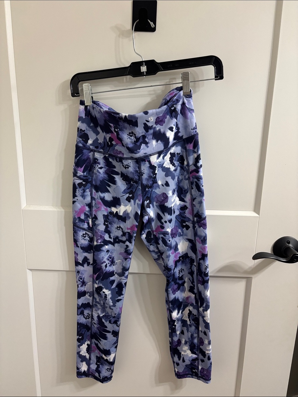 GAIAM Girls Purple & Blue Floral Camo Leggings